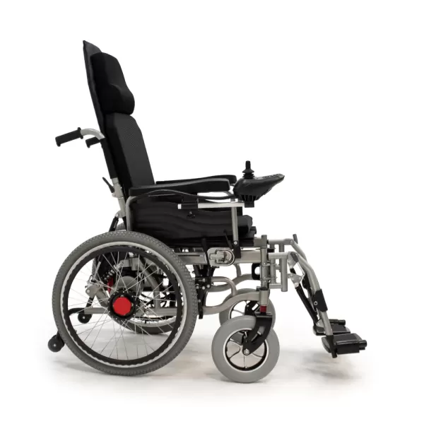 Кресло-коляска с электроприводом MET COMFORT 21 NEW, артикул 21158, ширина сиденья 45 см, колеса пневматические