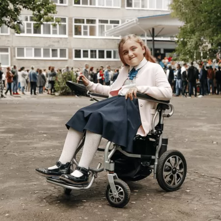 Кресло-коляска с электроприводом "Ortonica" Pulse-620 пневматические колеса, ширина сиденья 18"(45см) PP