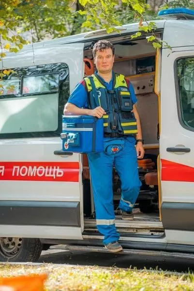 Термоконтейнер медицинский с автоматическим подогревом и поддержанием температуры инфузионных растворов МЕДПЛАНТ ТК, артикул 1064